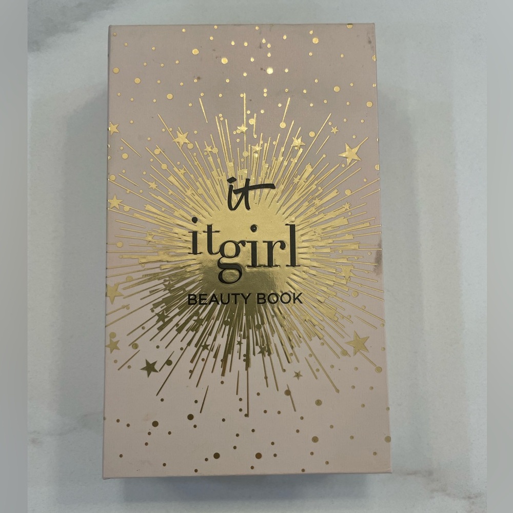 It Girl Beauty Book